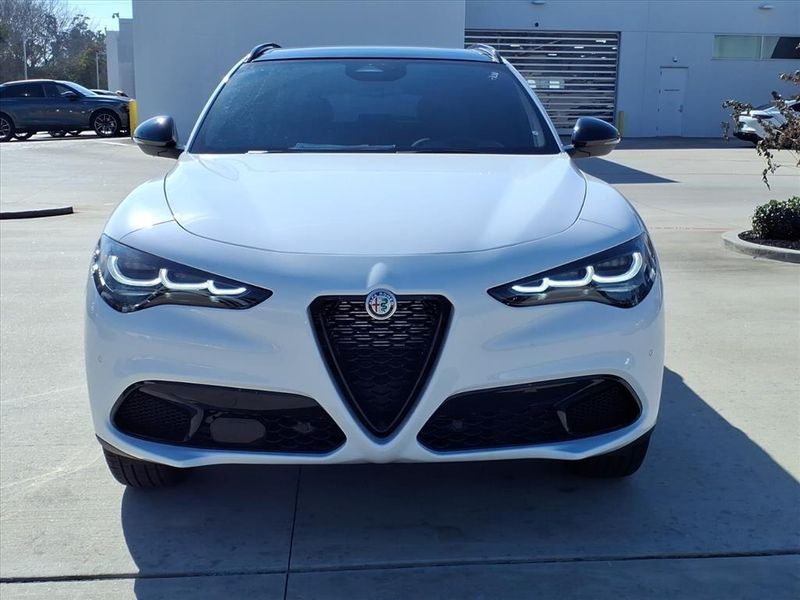 New 2026 Alfa Romeo Stelvio SprintImage 4
