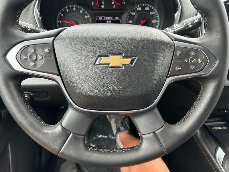 2023 Chevrolet Traverse Cloth photo 3