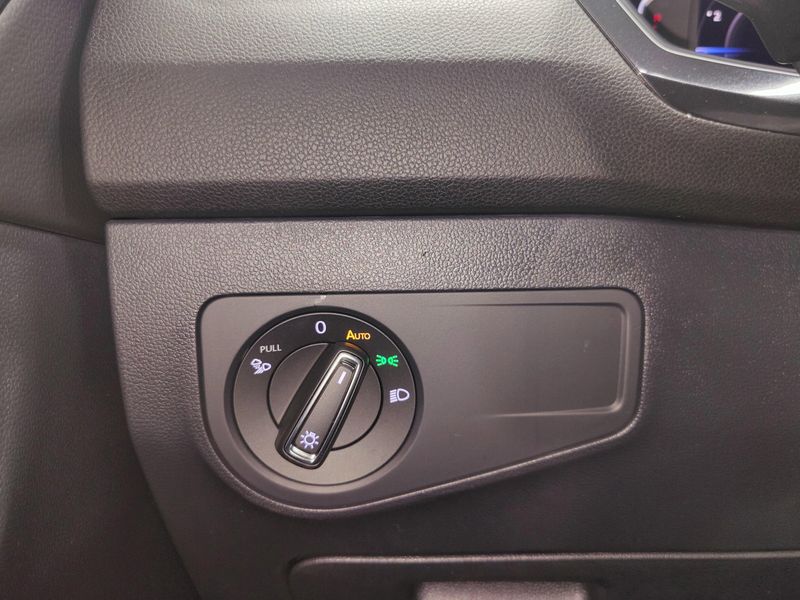 Used 2024 Volkswagen Tiguan AWD SEL R-Line w/Sunroof/NavImage 32