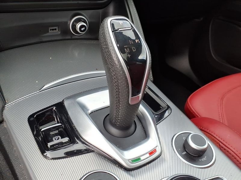 Used 2024 Alfa Romeo Stelvio VeloceImage 24