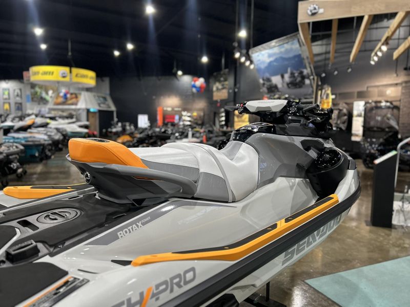 New 2025 Sea-Doo FISHPRO TROPHY 170 (SOUND SYSTEM) Image 8