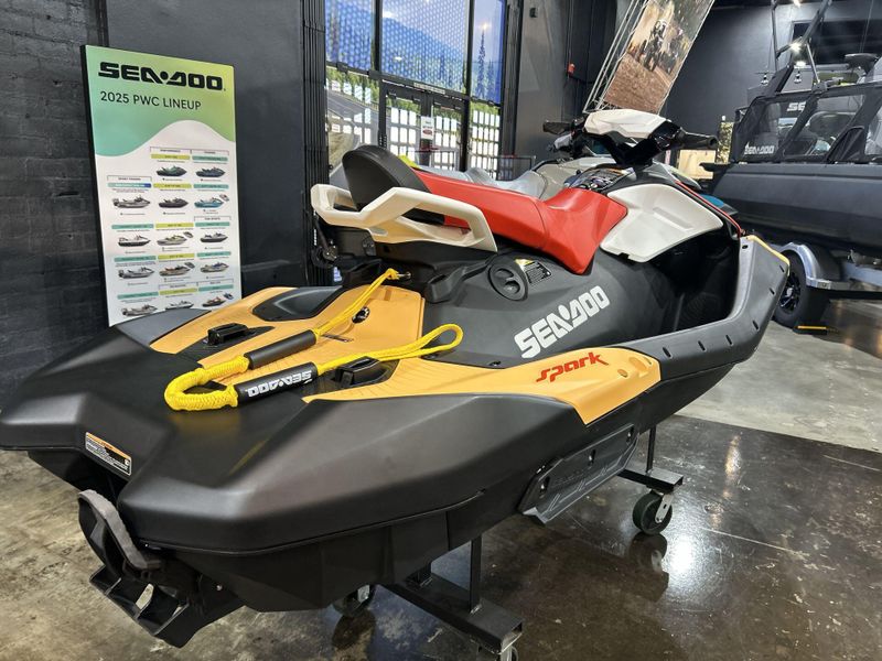 New 2024 Sea-Doo SPARK FOR 3 90 (SOUND SYSTEM) Image 13
