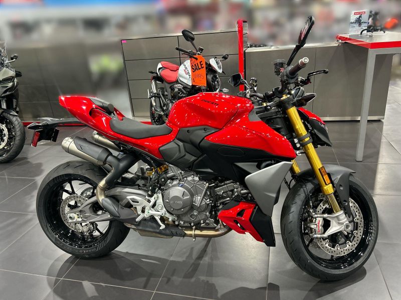 New 2025 Ducati STREETFIGHTER V2 S 896 Image 11