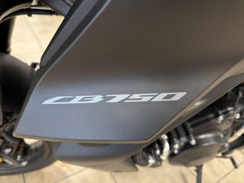New 2025 Honda CB750 HORNET Image 28