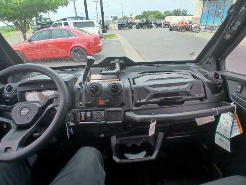 2025 Can-Am DEFENDER LTD HD10 
