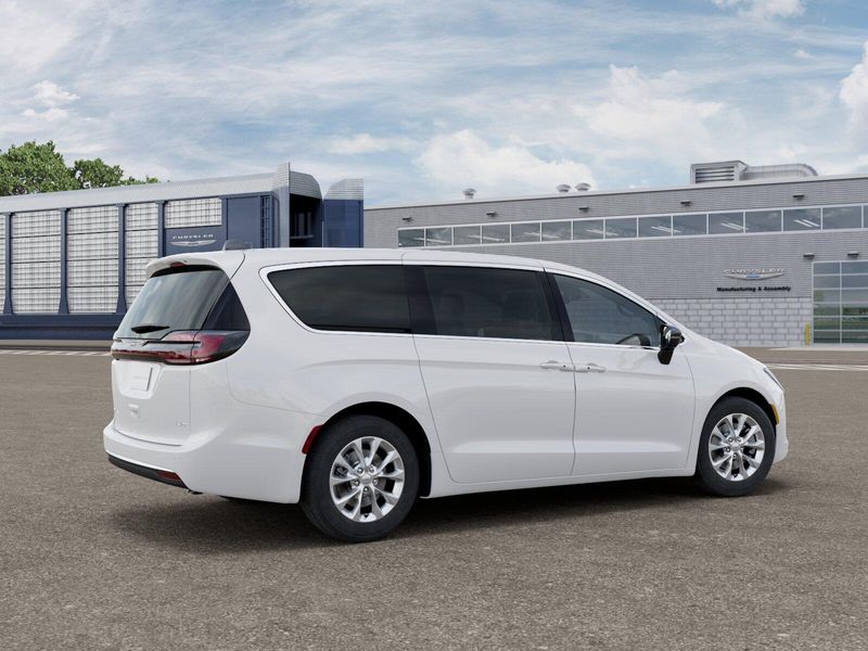 New 2027 Chrysler Pacifica Select Awd