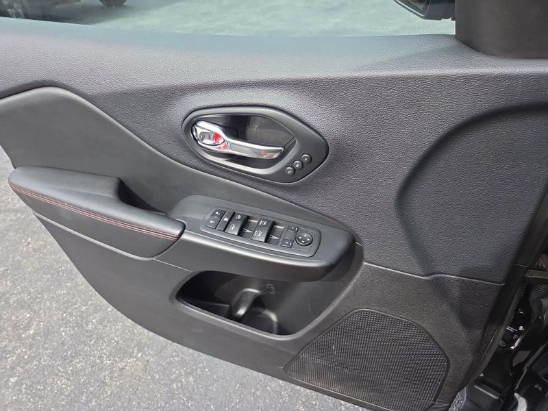 2022 Jeep Cherokee Trailhawk photo 14