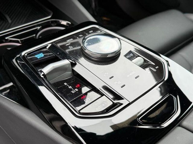 Used 2025 BMW i5 xDrive40Image 27