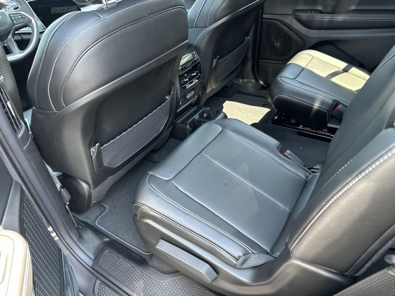 2025 Jeep Grand Cherokee L Sport photo 14