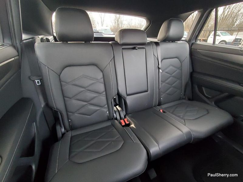 Used 2025 Volkswagen Atlas Cross Sport 2.0T SE w/Technology