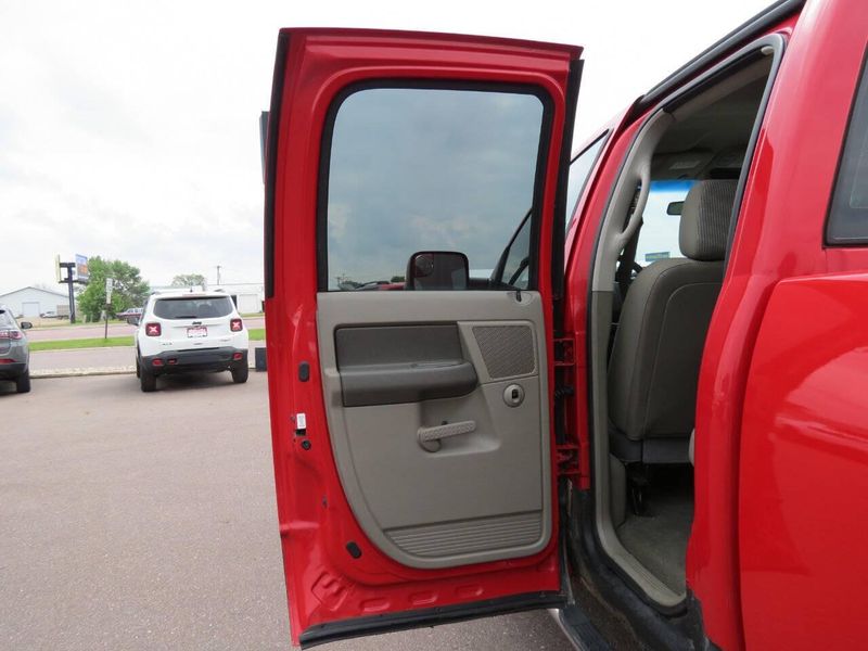 2006 Dodge Ram 2500 SLT 4x4 4dr Quad Cab 6.3 ft. SB PickupImage 26