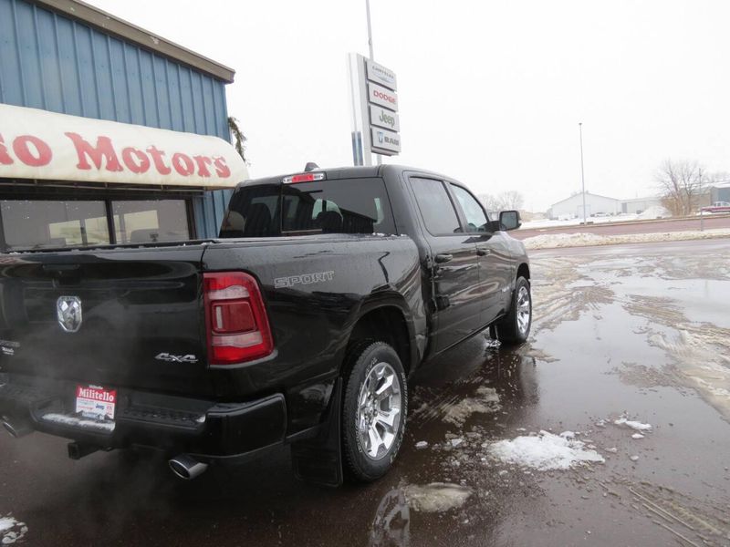 2021 RAM 1500 Big Horn 4x4 4dr Crew Cab 5.6 ft. SB PickupImage 7