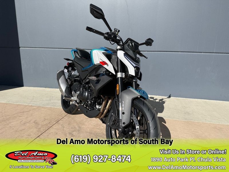 2024 CFMOTO CF400-7US  in a ZEPHYR BLUE exterior color. Del Amo Motorsports of South Bay (619) 547-1937 delamomotorsports.com 