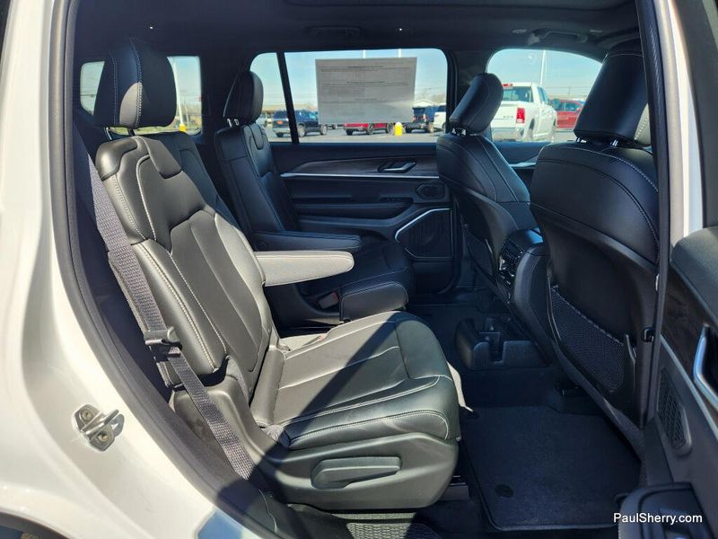 New 2026 Jeep Grand Cherokee L Limited 4x4