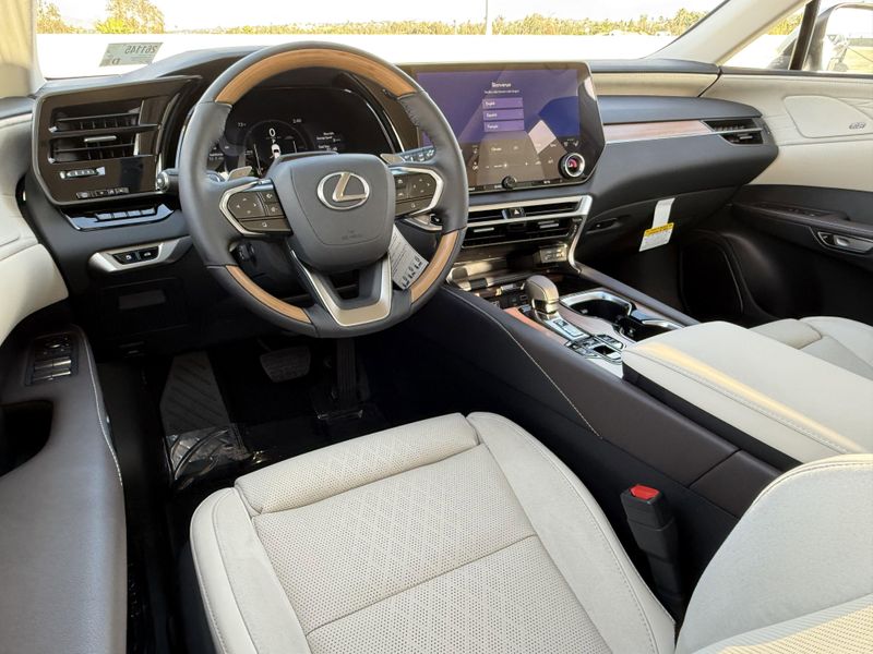 New 2026 Lexus RX 450h+ LuxuryImage 26