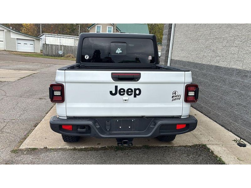 2021 Jeep Gladiator Willys photo 4