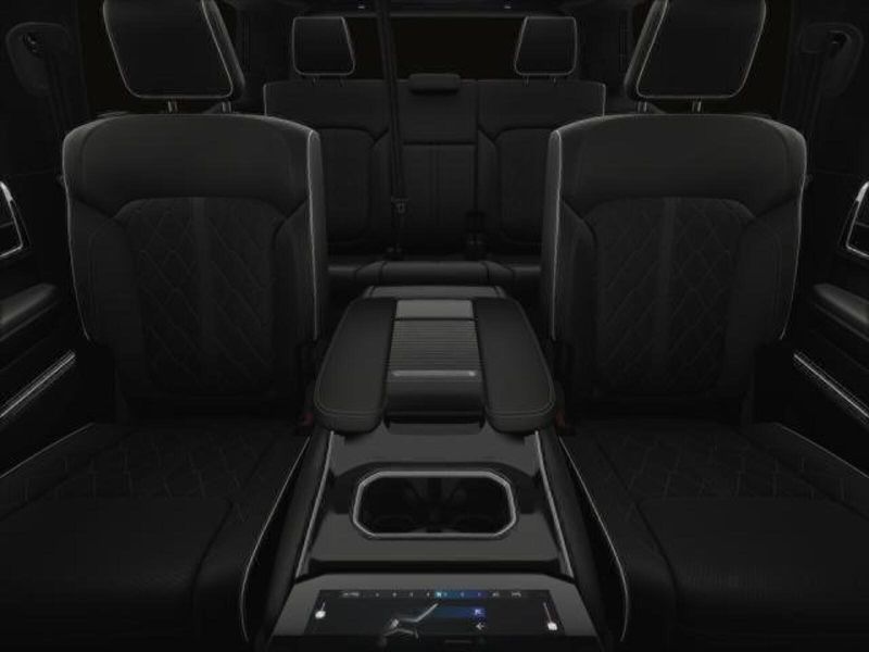 2023 Jeep Grand Wagoneer II photo 19