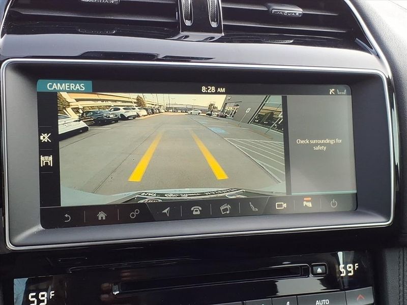 Used 2020 Jaguar F-PACE 25t PrestigeImage 5