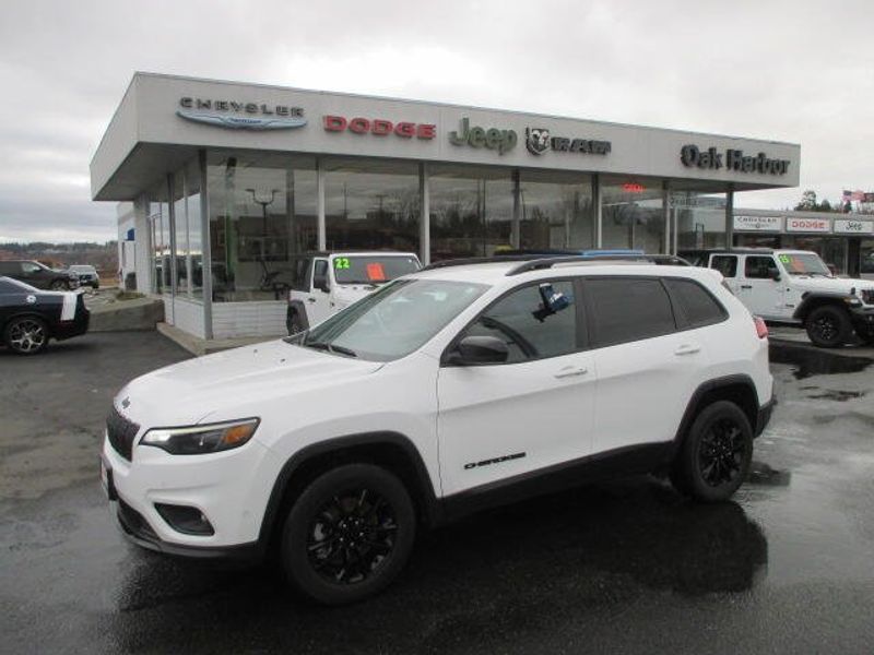 2023 Jeep Cherokee Altitude LuxImage 1