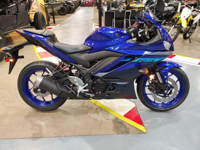 Used 2024 Yamaha YZF-R3 ABS Image 7