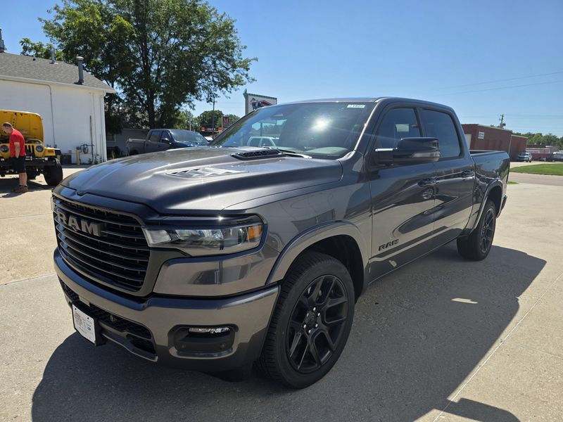 New 2025 RAM 1500 LaramieImage 4