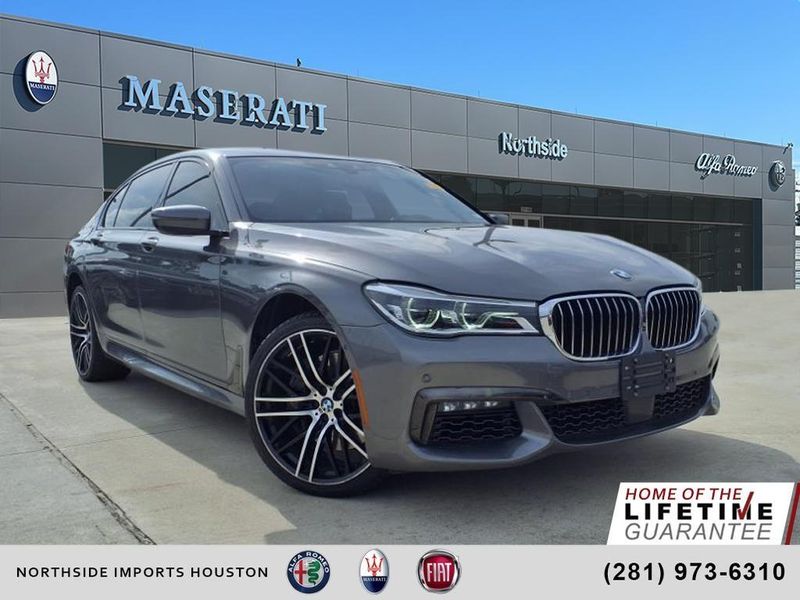 2016 BMW 7 Series 750iImage 1
