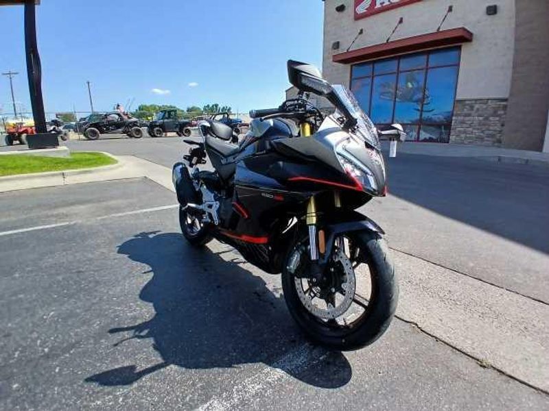 2025 CFMOTO 450SS CF4006US 