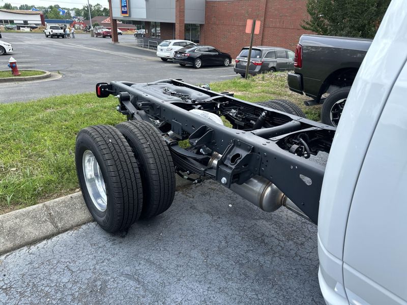 New 2025 RAM 3500 Tradesman Crew Cab Chassis 4x4 60