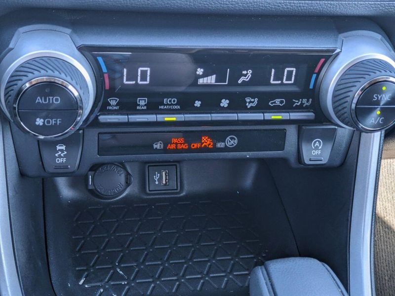 2023 Toyota RAV4 XLEImage 28