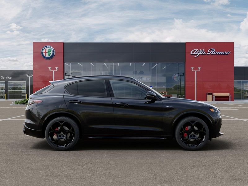 New 2025 Alfa Romeo Stelvio AwdImage 38
