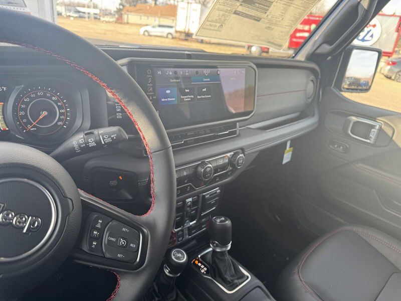 2025 Jeep Wrangler RubiconImage 25