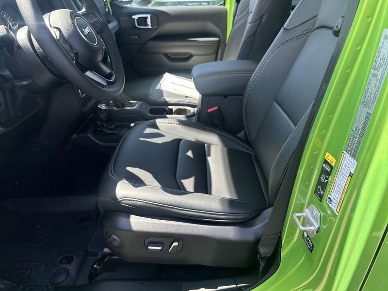 2025 Jeep Gladiator Sport S 4x4Image 18