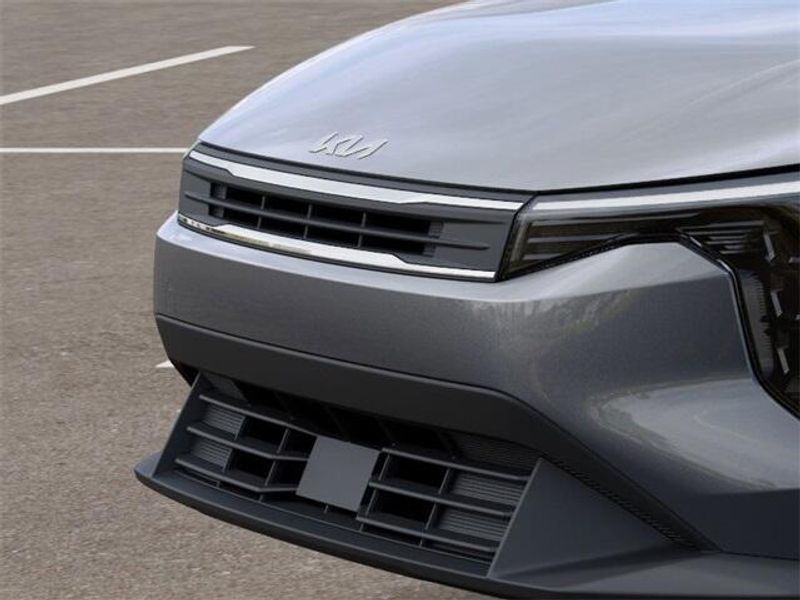 New 2025 Kia K4 LXSImage 12