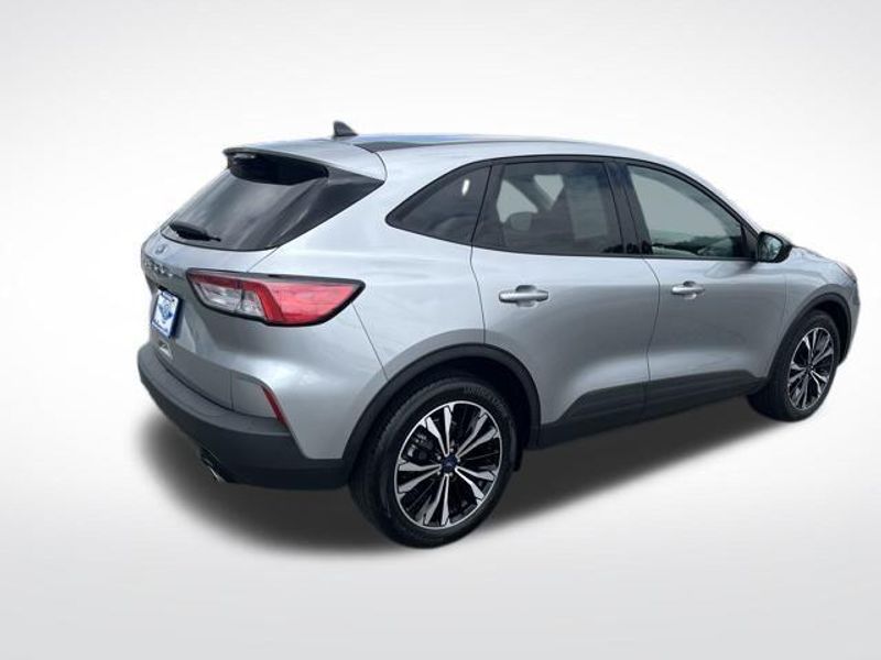 2022 Ford Escape SE photo 5