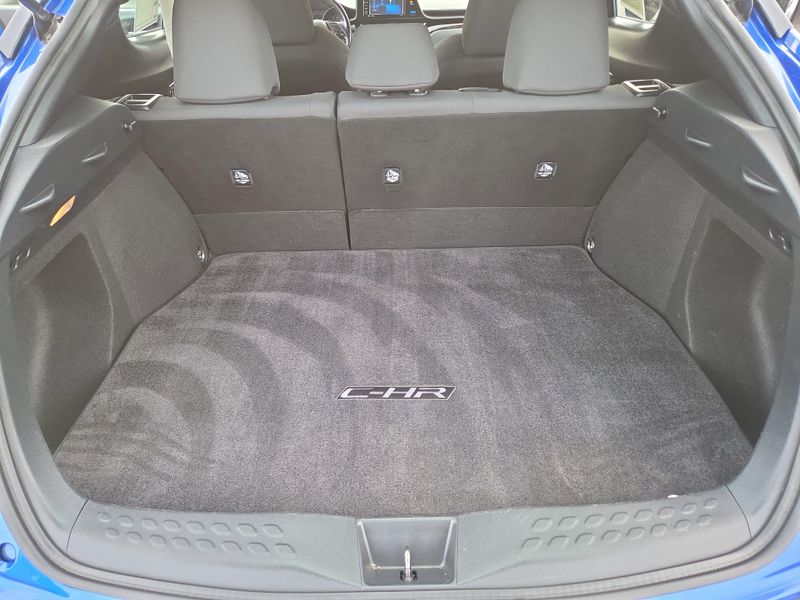 2018 Toyota C-HR XLE photo 30