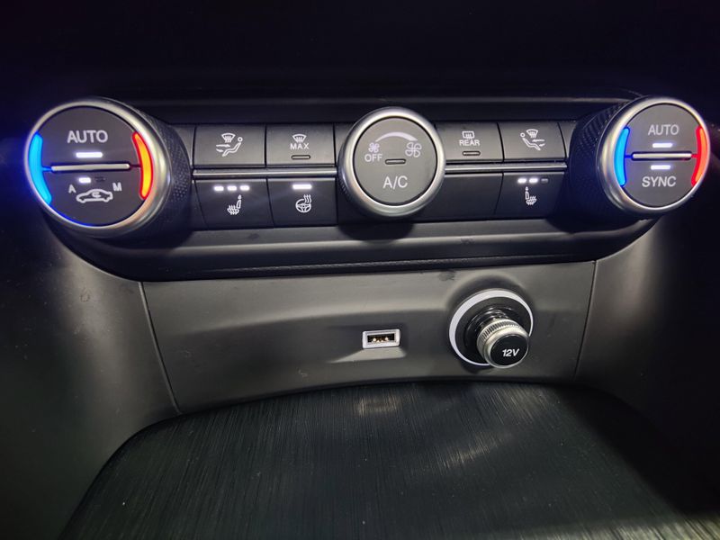 Used 2024 Alfa Romeo Stelvio Sprint AWD w/Sunroof/Nav/Wheel PkgImage 25