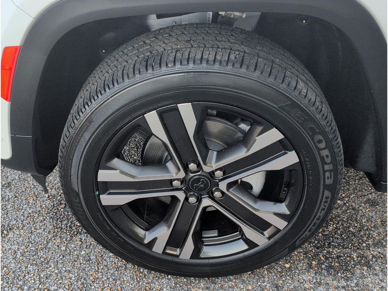 New 2027 Jeep Grand Cherokee LimitedImage 9
