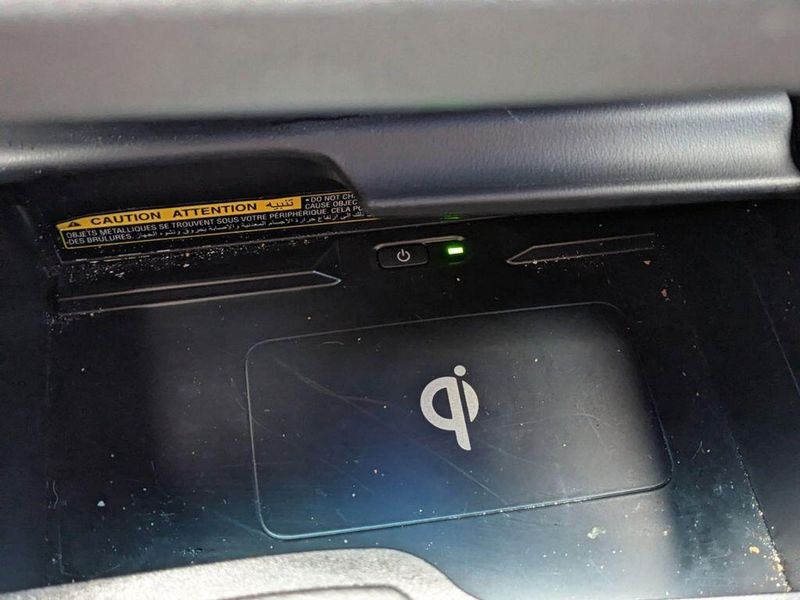 2022 Toyota Avalon Hybrid XLE in a Ice Edge exterior color and Blackinterior. Johnson Dodge 601-693-6343 pixelmotiondemo.com 