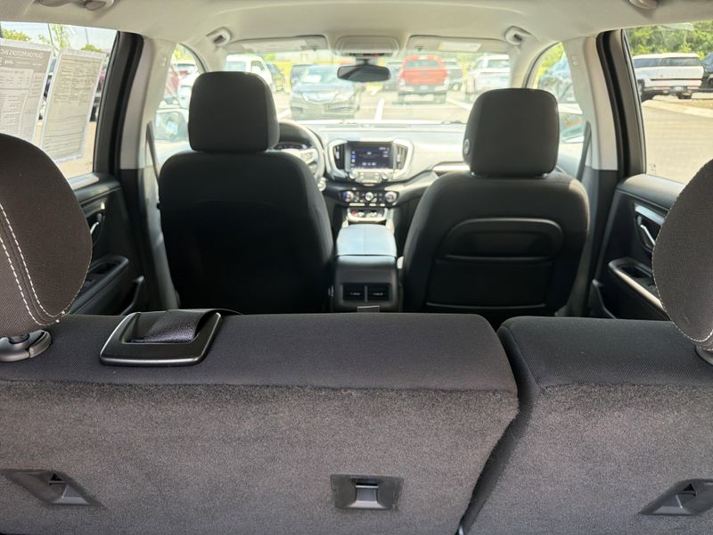 Used 2022 GMC Terrain SLEImage 20
