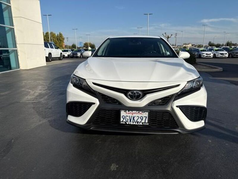 2023 Toyota Camry SE photo 3