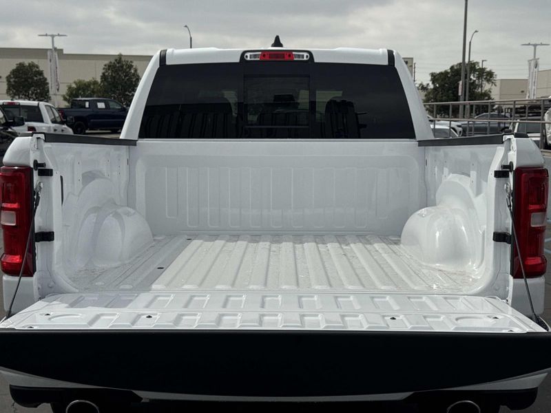 New 2026 RAM 1500 Big Horn Crew Cab 4x4 5'7' Box