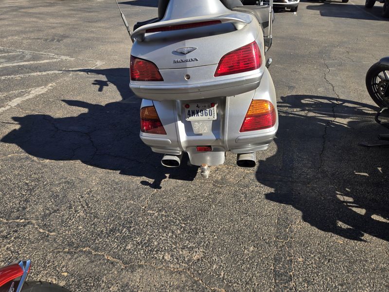 USED 2005 HONDA GOLD WING Image 7