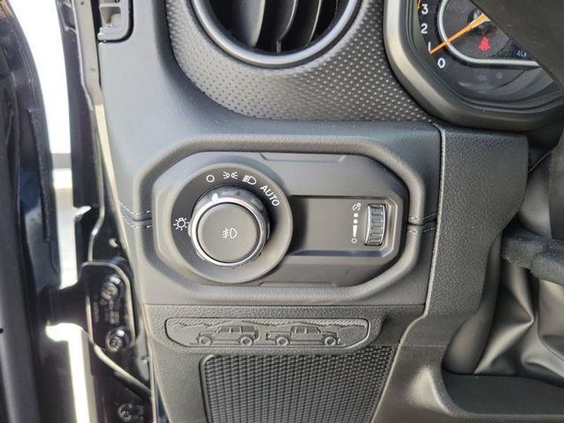New 2026 Jeep Wrangler 4-door Rubicon X