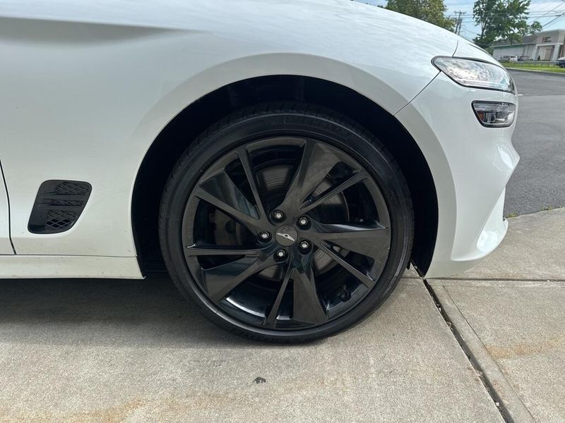 2022 Genesis G70 3.3TImage 12