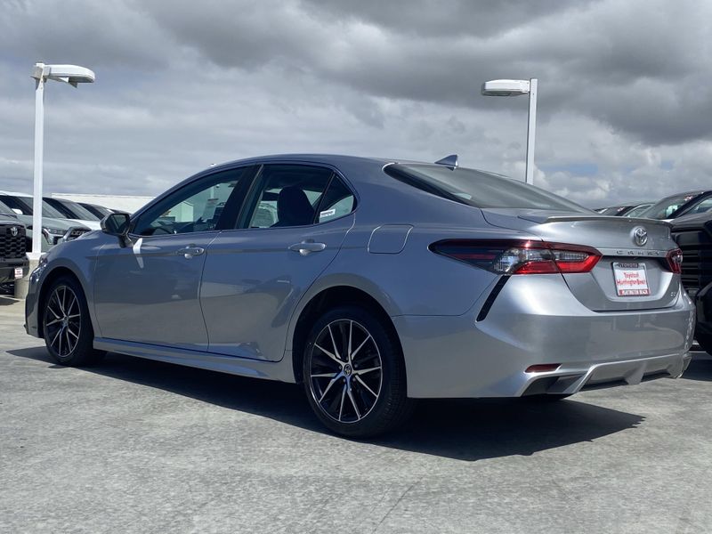 Used 2024 Toyota Camry SEImage 5