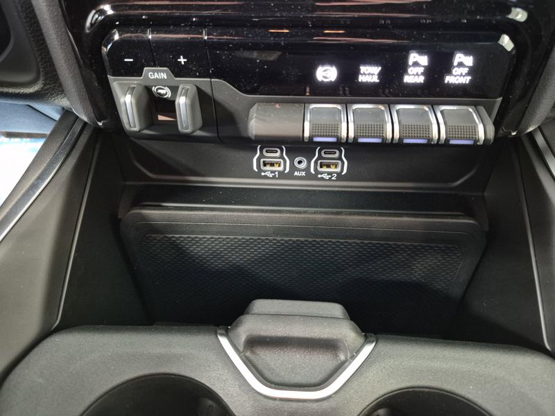 2025 RAM 2500 Big Horn Crew Cab 4x4 6