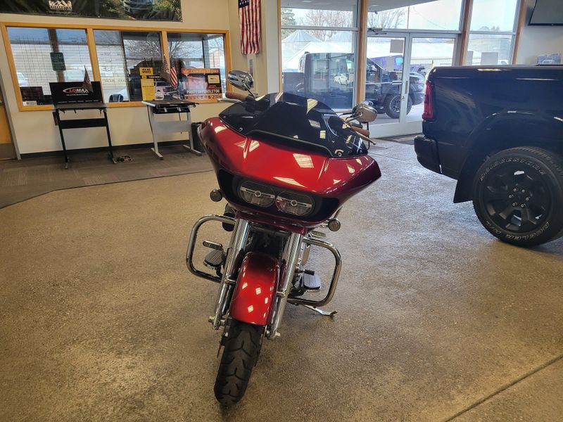 Used 2016 Harley-Davidson FLTRX ROAD GLIDE Image 2