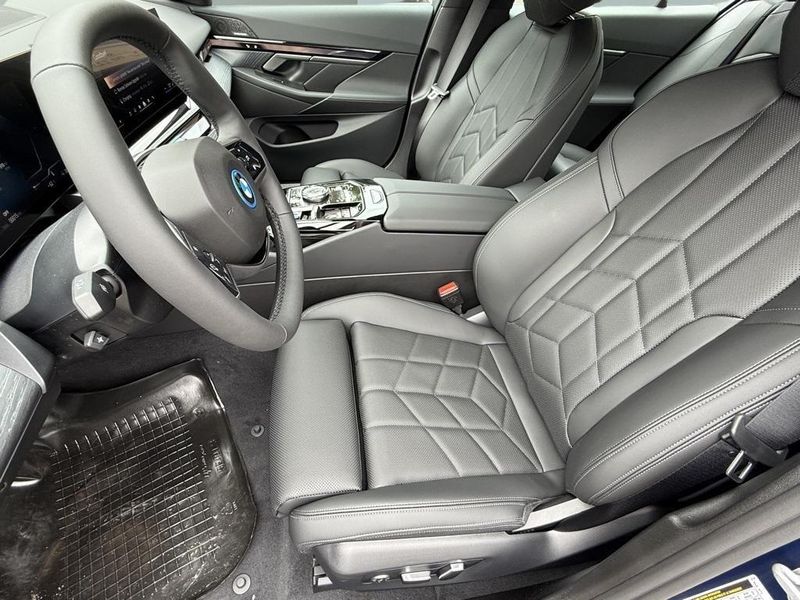 2025 BMW i5 eDrive40Image 19