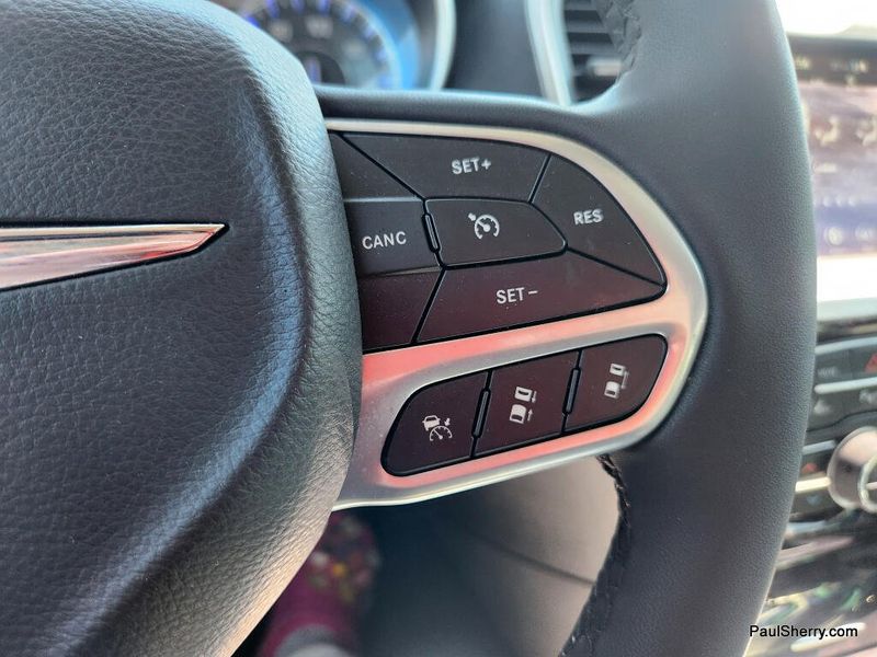 Used 2023 Chrysler 300 Touring L
