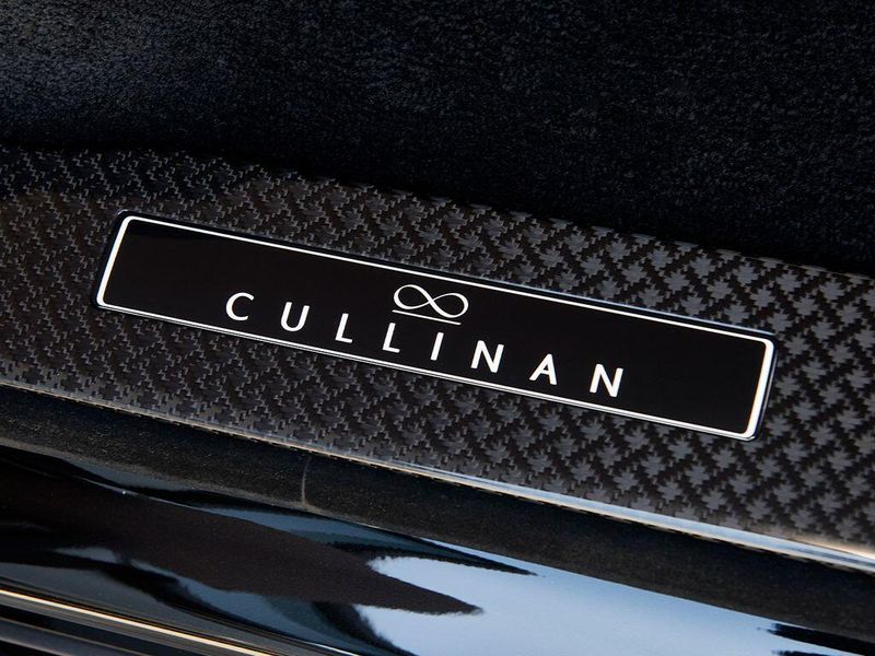New 2027 Rolls-Royce Cullinan Black BadgeImage 26